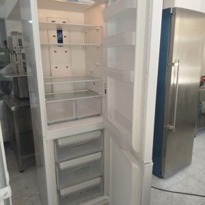 Nevera combi marca Indesit